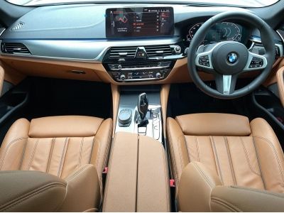 BMW 530e M-Sport G30 ปี 2021 สีขาว รูปที่ 8
